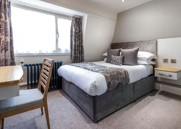 White Hart & 4* 해러게이트