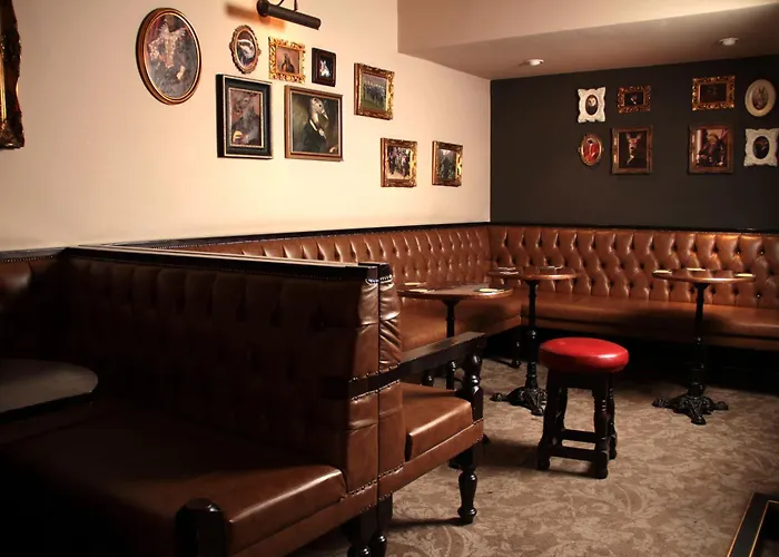 White Hart & 4* 해러게이트