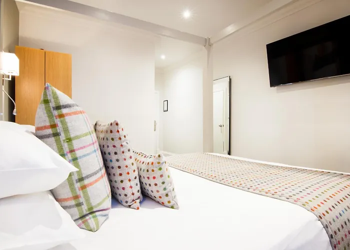 White Hart & 4* 해러게이트