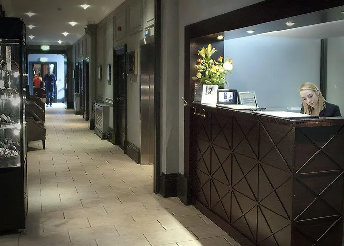 White Hart & 4* 해러게이트