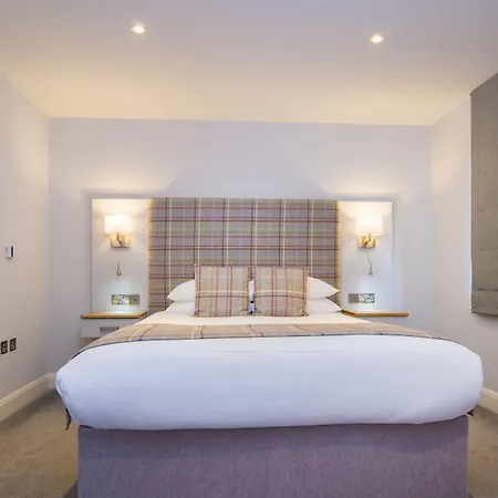 Otel White Hart & 4*