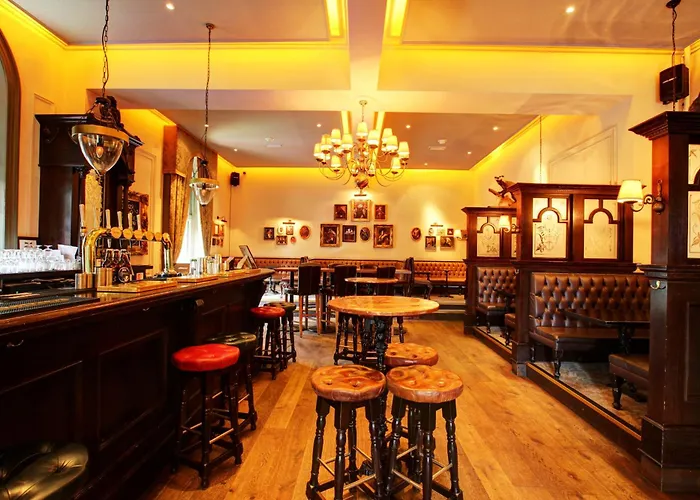 Отель White Hart &